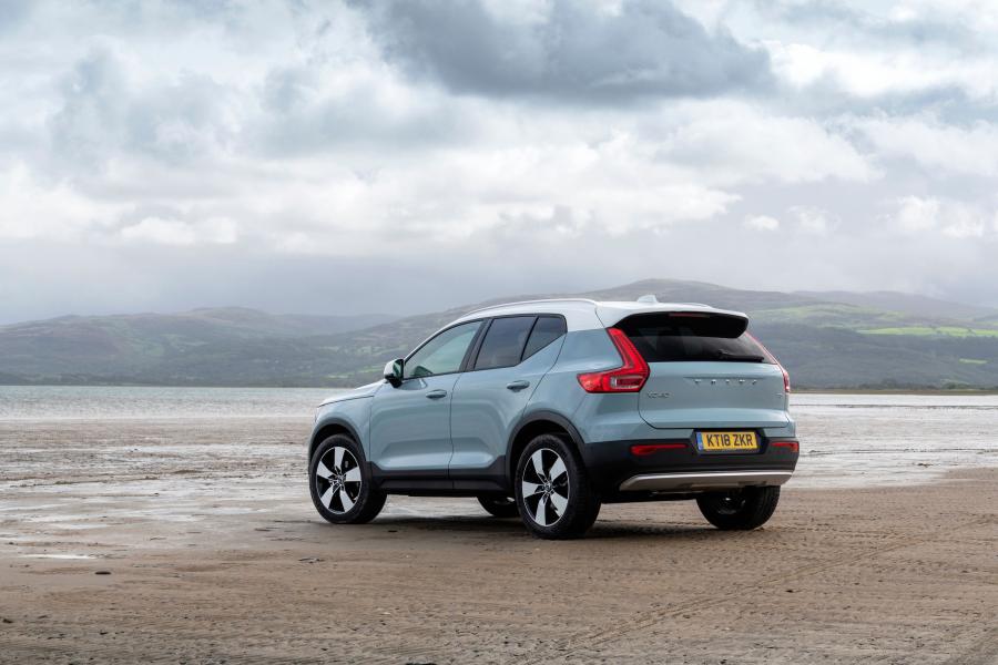  Volvo XC40 T3 Momentum 2018 года  (UK) (фото 32 из 40)